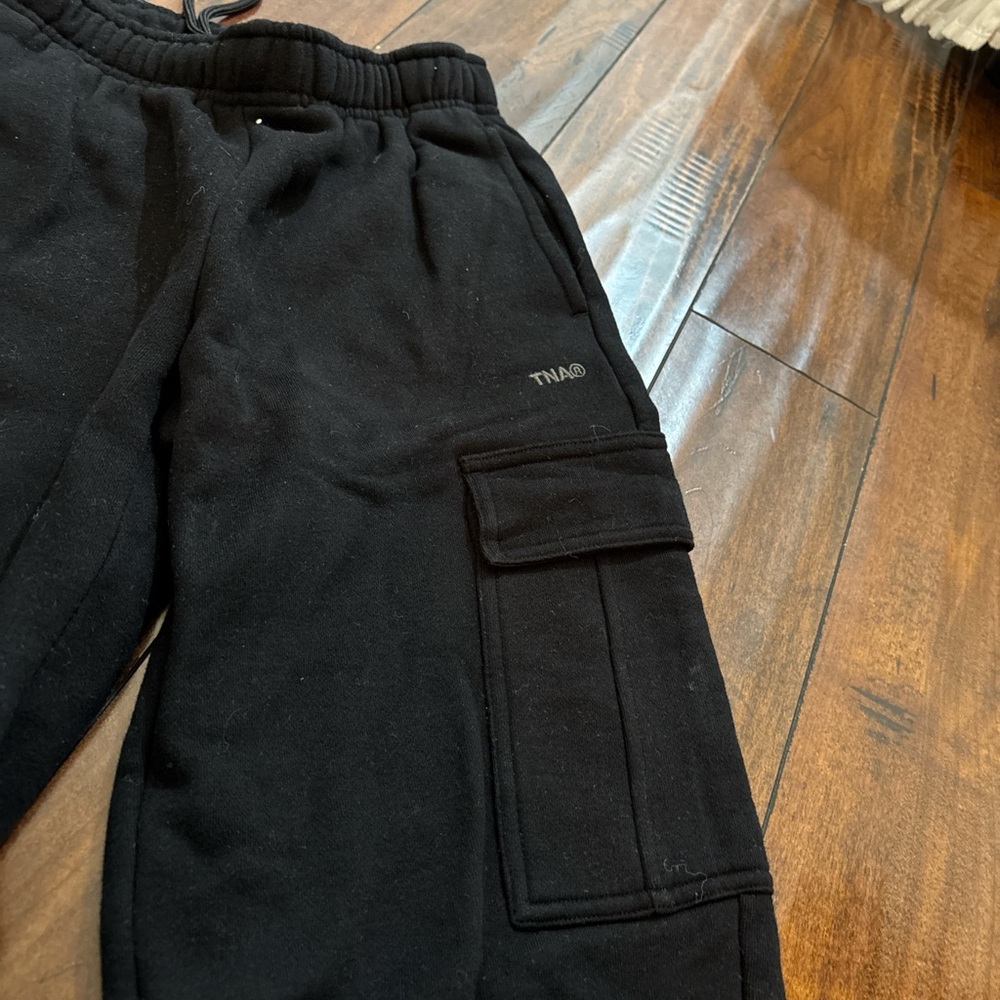 Black aritzia TNA cargo sweatpants - Picture 3 of 4